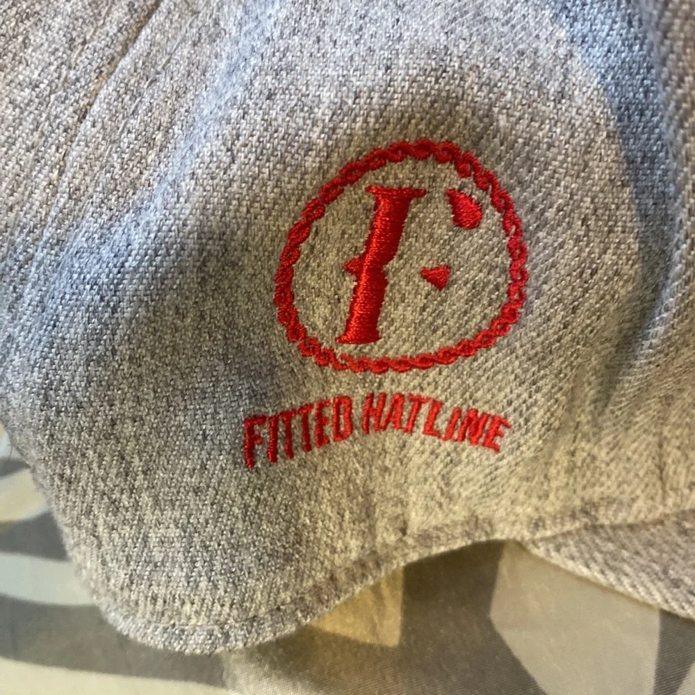 MEN’ NEW FLEXFIT 110 FITTED HOTLINE